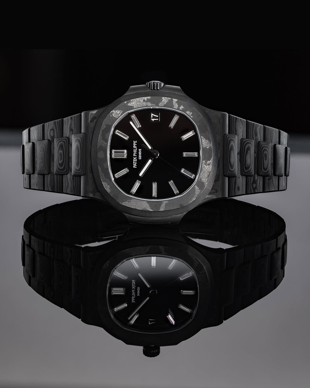DiW Patek Nautilus BLACK GRAIL DIAMOND MARKERS All Carbon 百达翡丽Nautilus 鹦鹉螺5711 全碳纤维钻石刻度 | WORLDTIMER