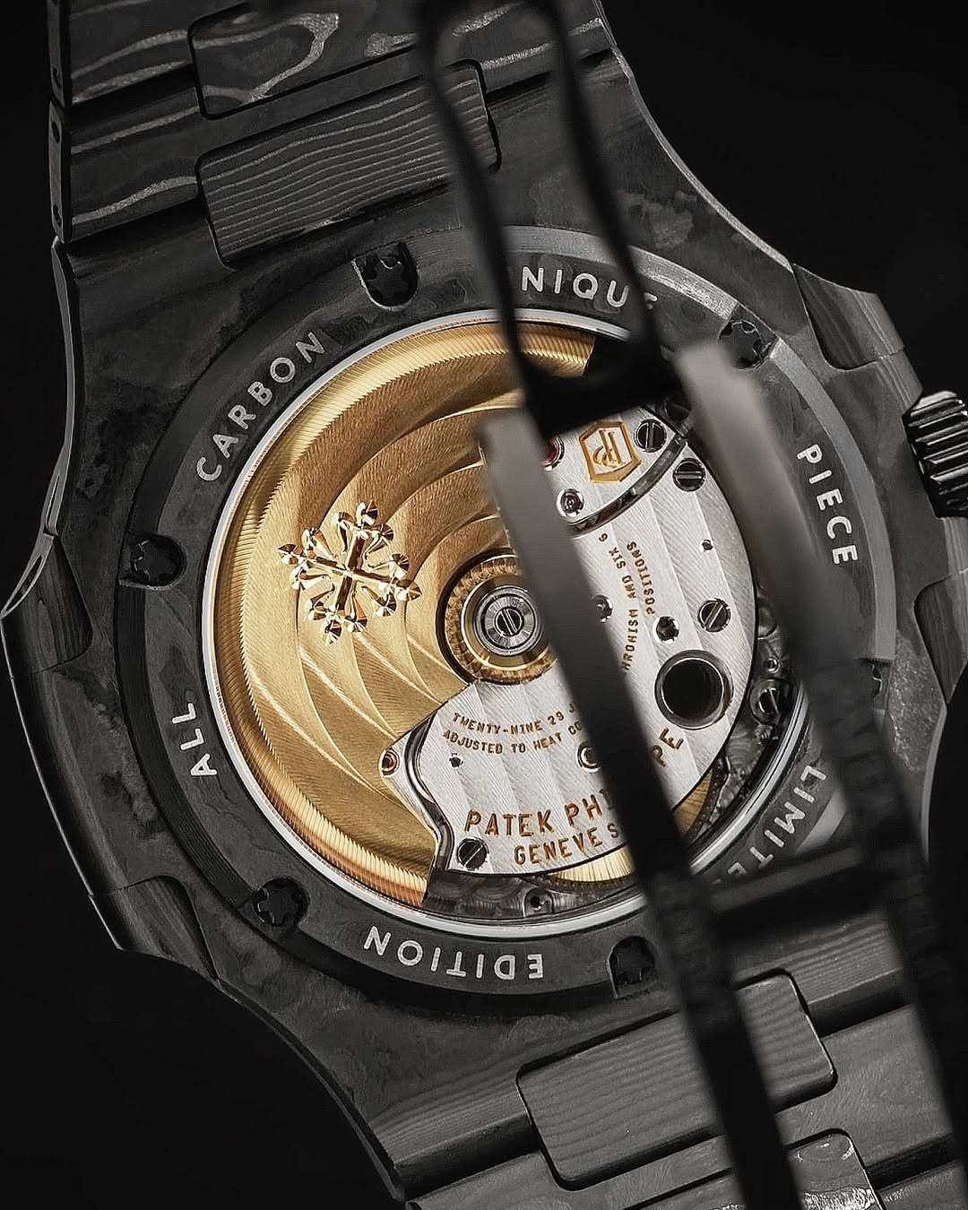 DiW Patek Nautilus BLACK GRAIL DIAMOND MARKERS All Carbon 百達翡麗Nautilus 金鷹5711 全碳纖維鑽石刻度 | WORLDTIMER