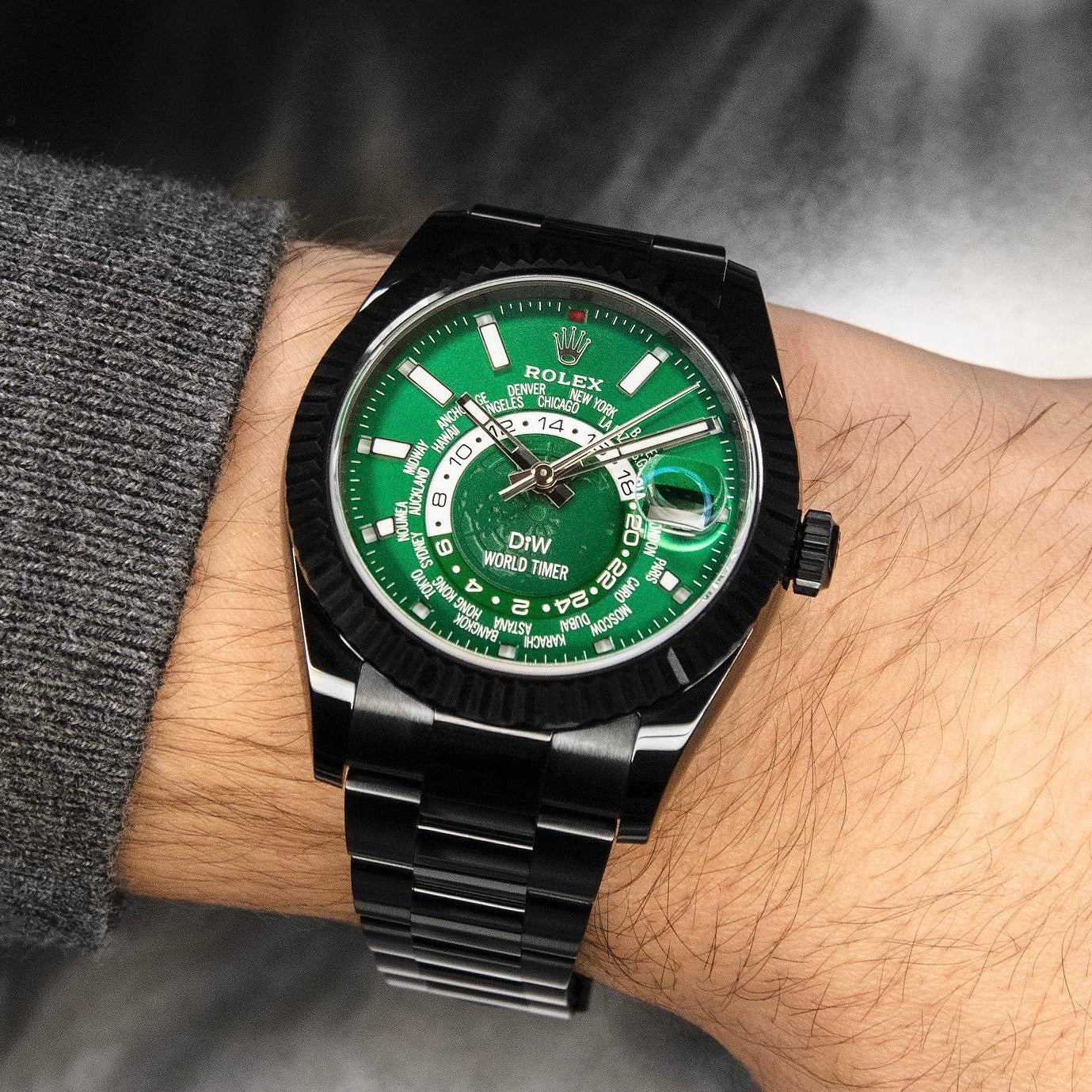 DiW Rolex Sky Dweller 326934 "BLACK DLC GREEN" | WORLDTIMER 