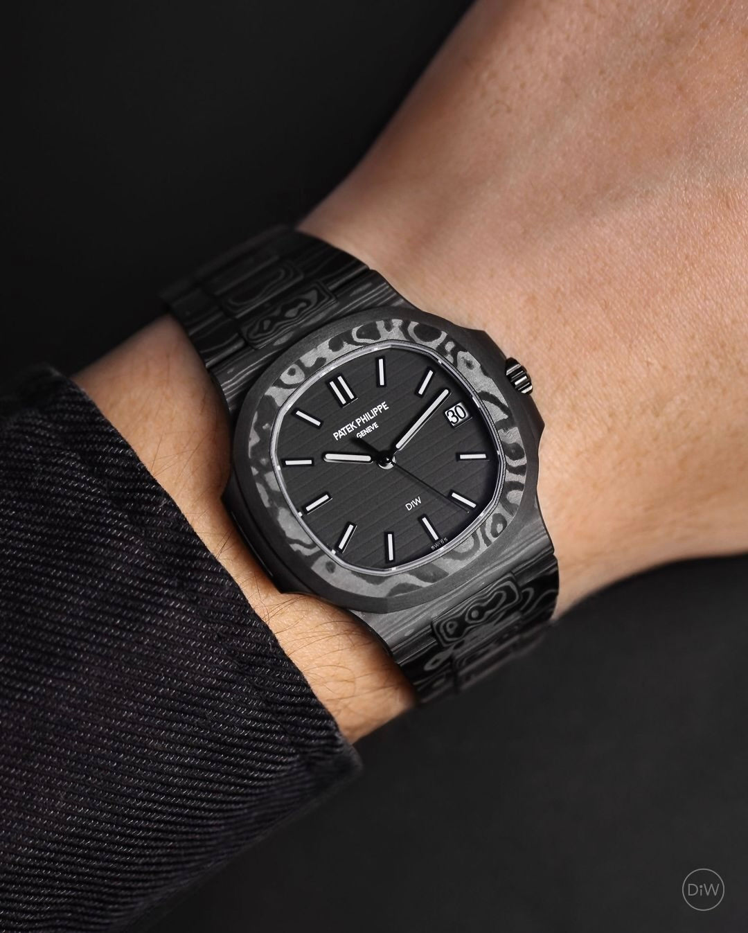 ALL CARBON BLACK Patek Nautilus DiW NTPT碳纤维 百达翡丽 鹦鹉螺5711 | WORLDTIMER