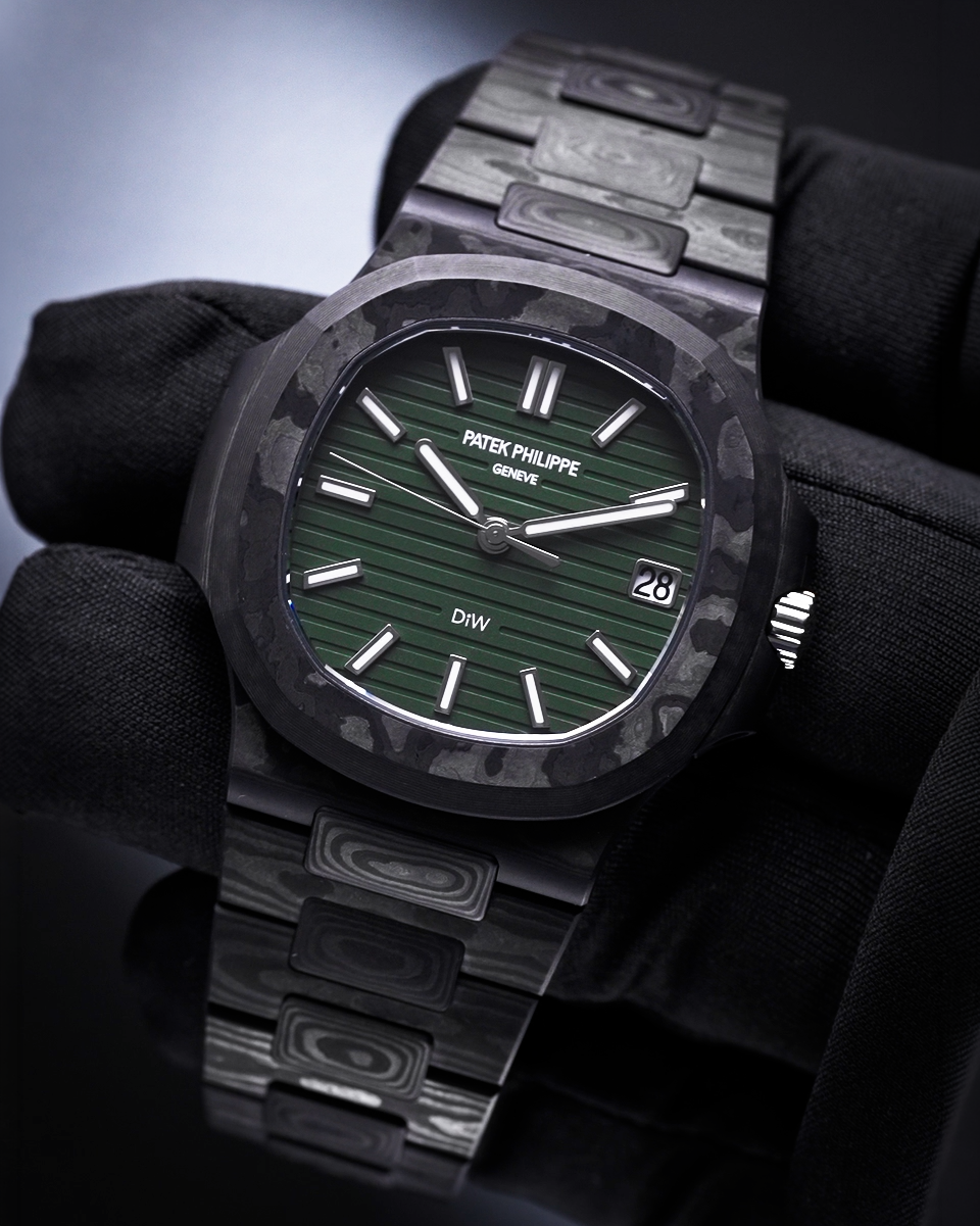 DiW Patek Philippe Nautilus BLACK GRAIL KHAKI 百达翡丽 鹦鹉螺5711 | WORLDTIMER