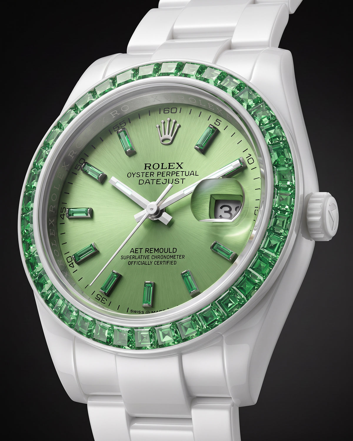AET REMOULD TSAVORITE MISTY GREEN Rolex Datejust 首枚镶嵌天然宝石的白陶瓷 劳力士日志 EPOCH 系列 | WORLDTIMER