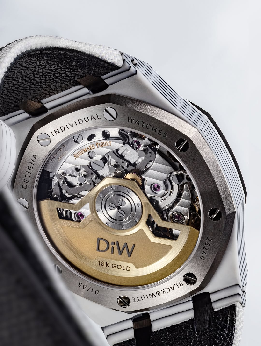 Audemars Piguet Royal Oak Chronograph CarboQuartz "BLACK & WHITE" 石英纤维 爱彼皇家橡树计时码表 26240 | WORLDTIMER