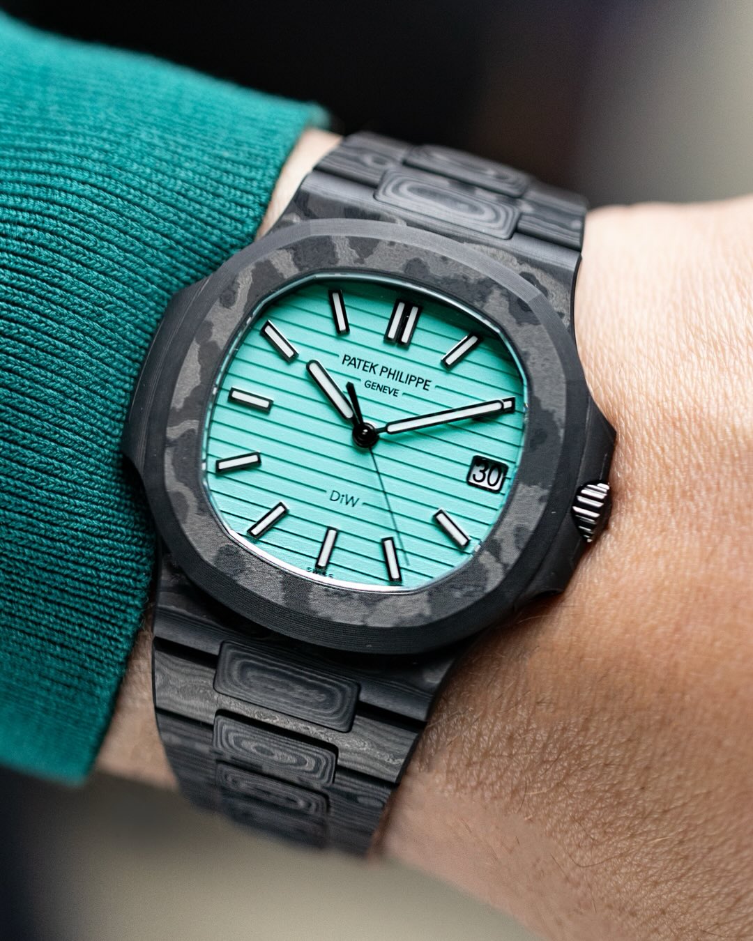 The Rarest All-Carbon Tiffany Patek Nautilus CELESTE 蒂芙尼蓝全碳纤维鹦鹉螺 5711 | WORLDTIMER