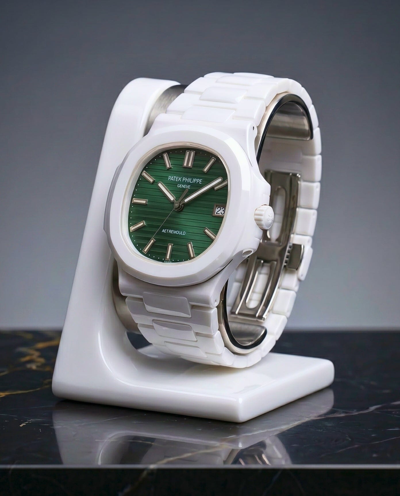 AET REMOULD Patek Nautilus Green Gradient Dial 百达翡丽 渐变色表盘鹦鹉螺 | WORLDTIMER