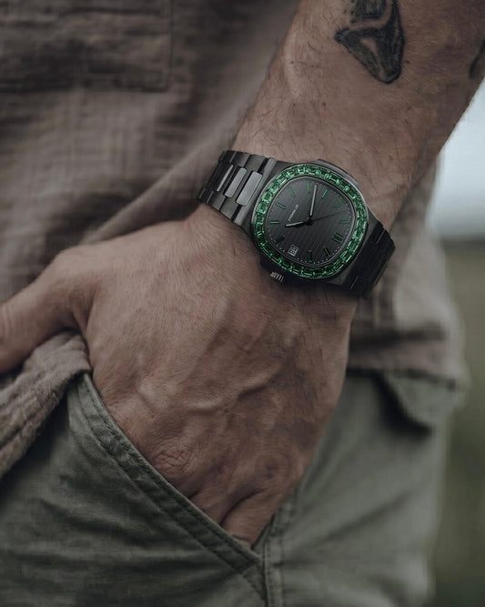 AET REMOULD Patek Nautilus TSAVORITE 5711/113P-001 | 百达翡丽鹦鹉螺 5711 | WORLDTIMER