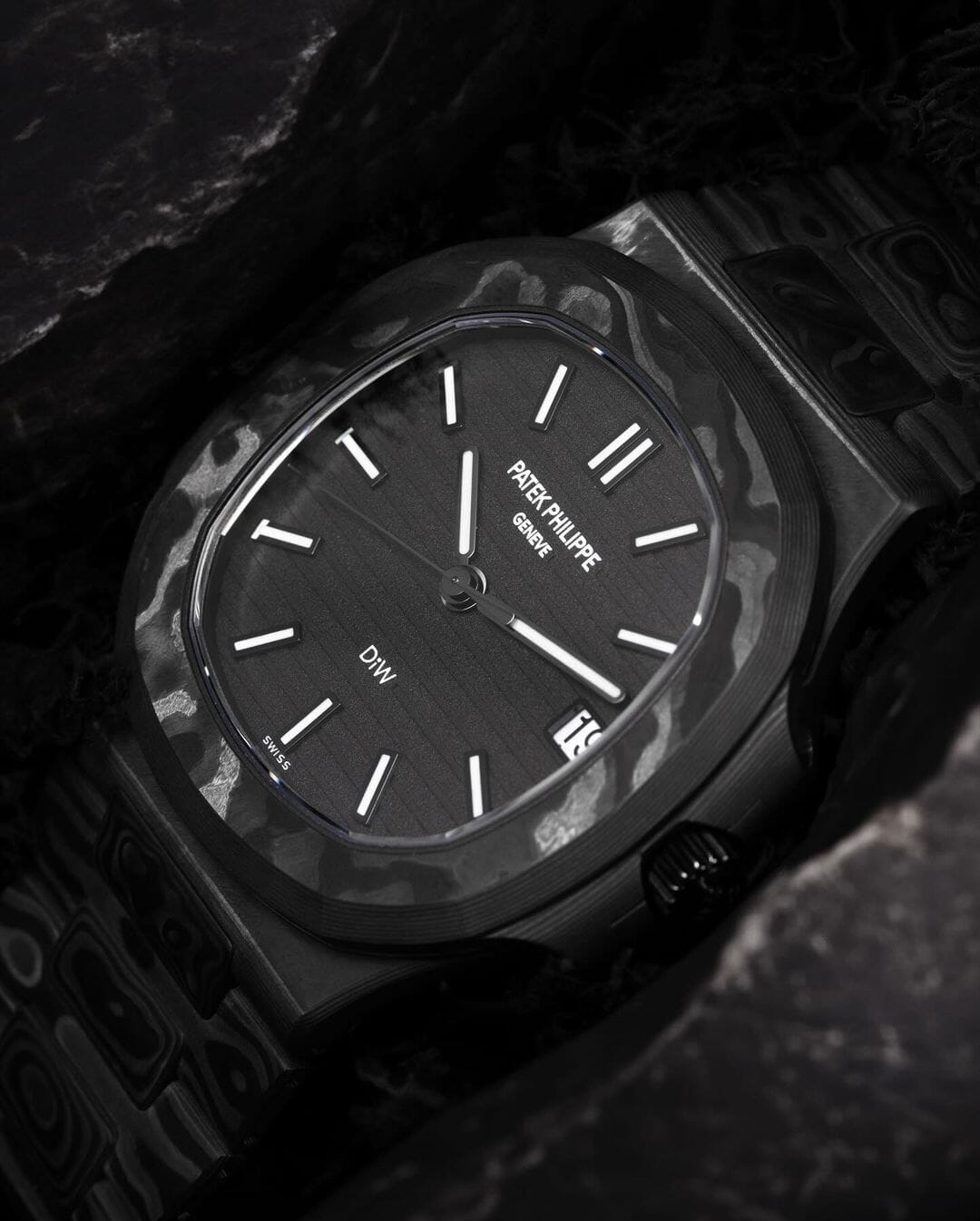 ALL CARBON BLACK Patek Philippe Nautilus DiW NTPT碳纤维 百达翡丽鹦鹉螺 | WORLDTIMER