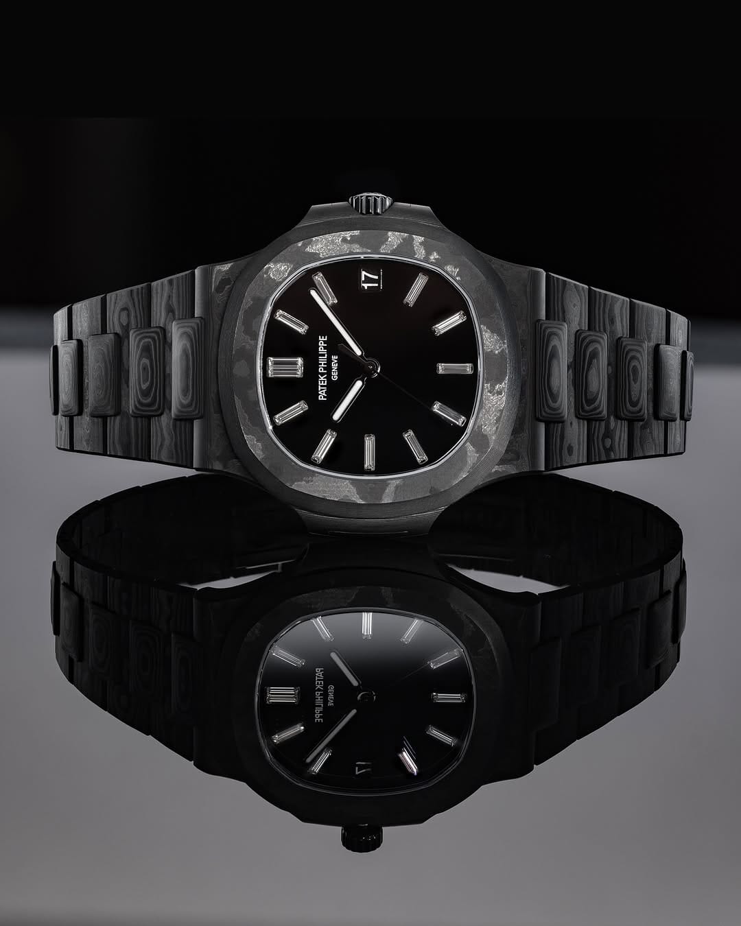 DiW Patek Nautilus BLACK GRAIL DIAMOND MARKERS All Carbon 百达翡丽Nautilus 鹦鹉螺5711 全碳纤维钻石刻度 | WORLDTIMER