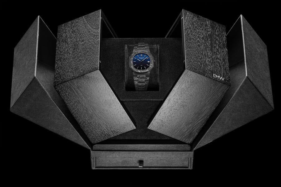 Patek Philippe Nautilus DiW BLACK GRAIL G-BLUE 百达翡丽 DiW 碳纤维鹦鹉螺 5711 黑圣杯 G-BLUE | WORLDTIMER