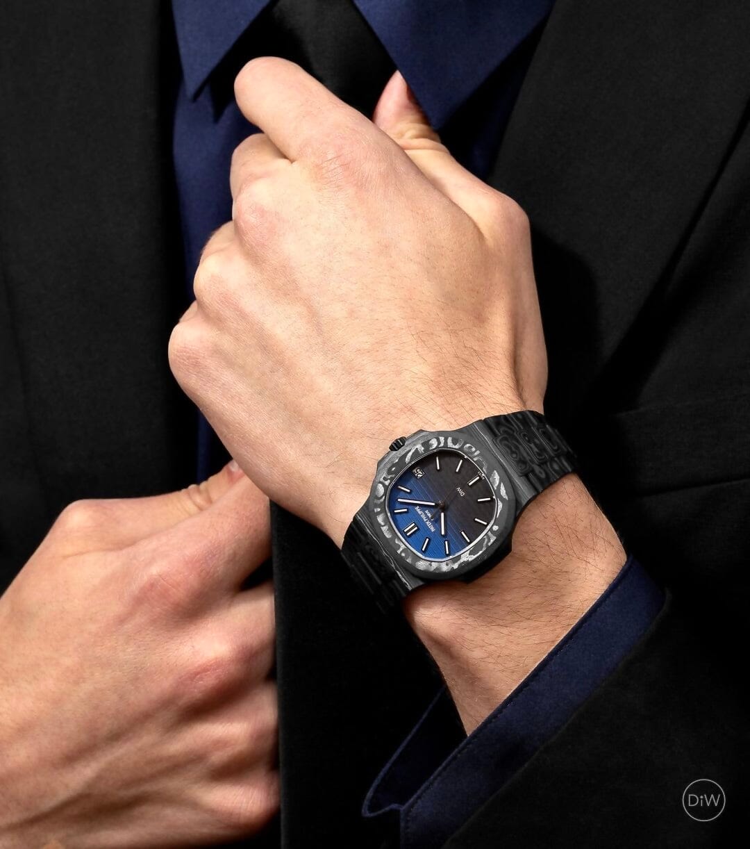 Patek Philippe Nautilus DiW BLACK GRAIL G-BLUE 百达翡丽 DiW 碳纤维鹦鹉螺 5711 黑圣杯 G-BLUE | WORLDTIMER
