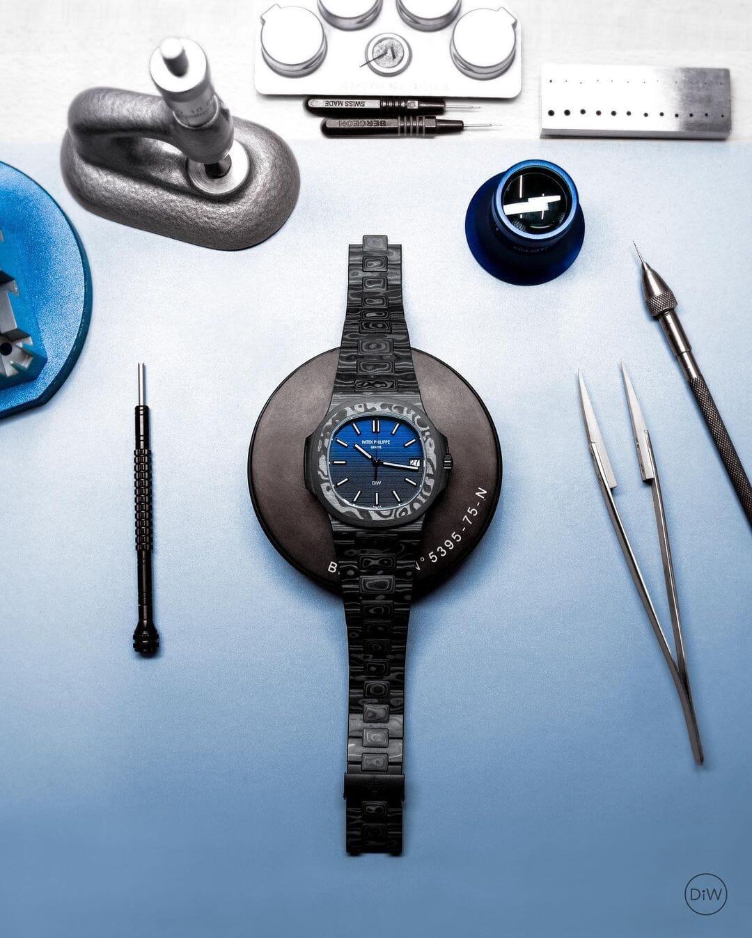 Patek Philippe Nautilus DiW BLACK GRAIL G-BLUE 百达翡丽 DiW 碳纤维鹦鹉螺 5711 黑圣杯 G-BLUE | WORLDTIMER