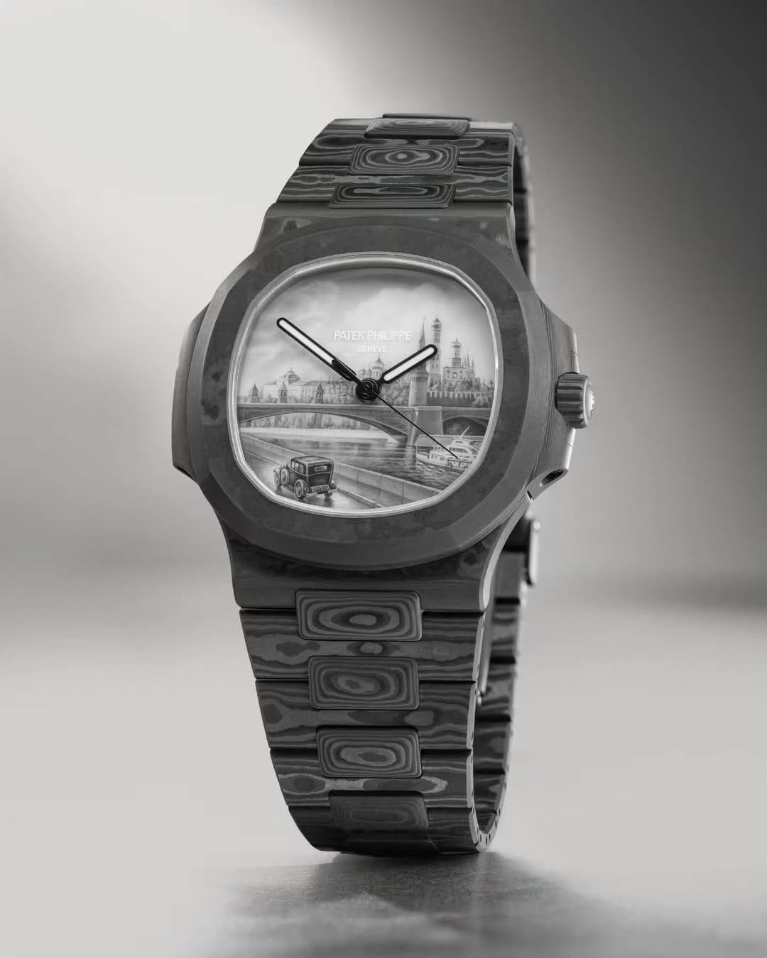 UNIQUE DiW Patek Philippe Enamel Nautilus DiW 珐琅表盘百达翡丽鹦鹉螺 独一无二腕表 | WORLDTIMER