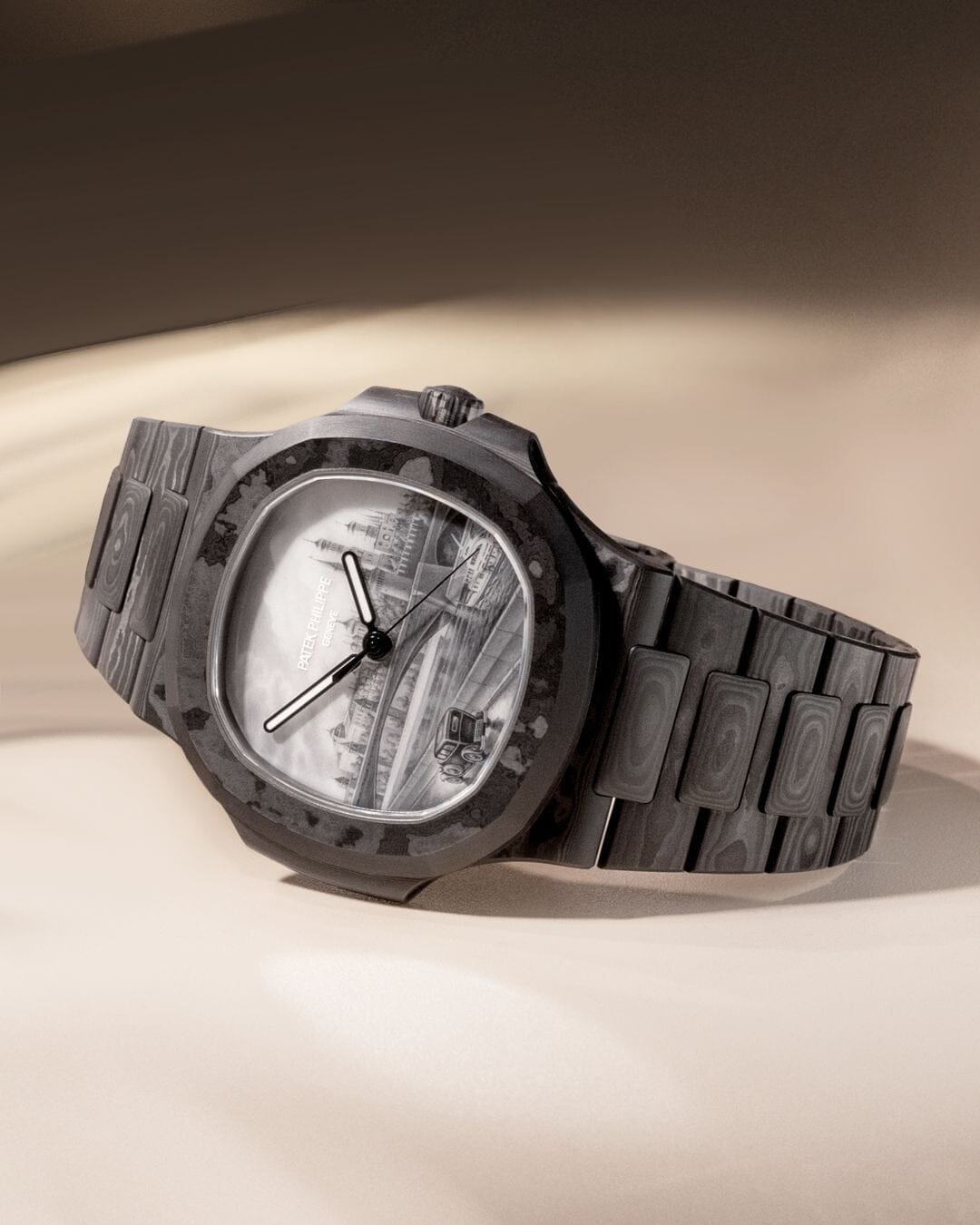 DiW Patek Philippe Enamel Dial Nautilus DiW 珐琅表盘百达翡丽鹦鹉螺 独一无二腕表 | WORLDTIMER