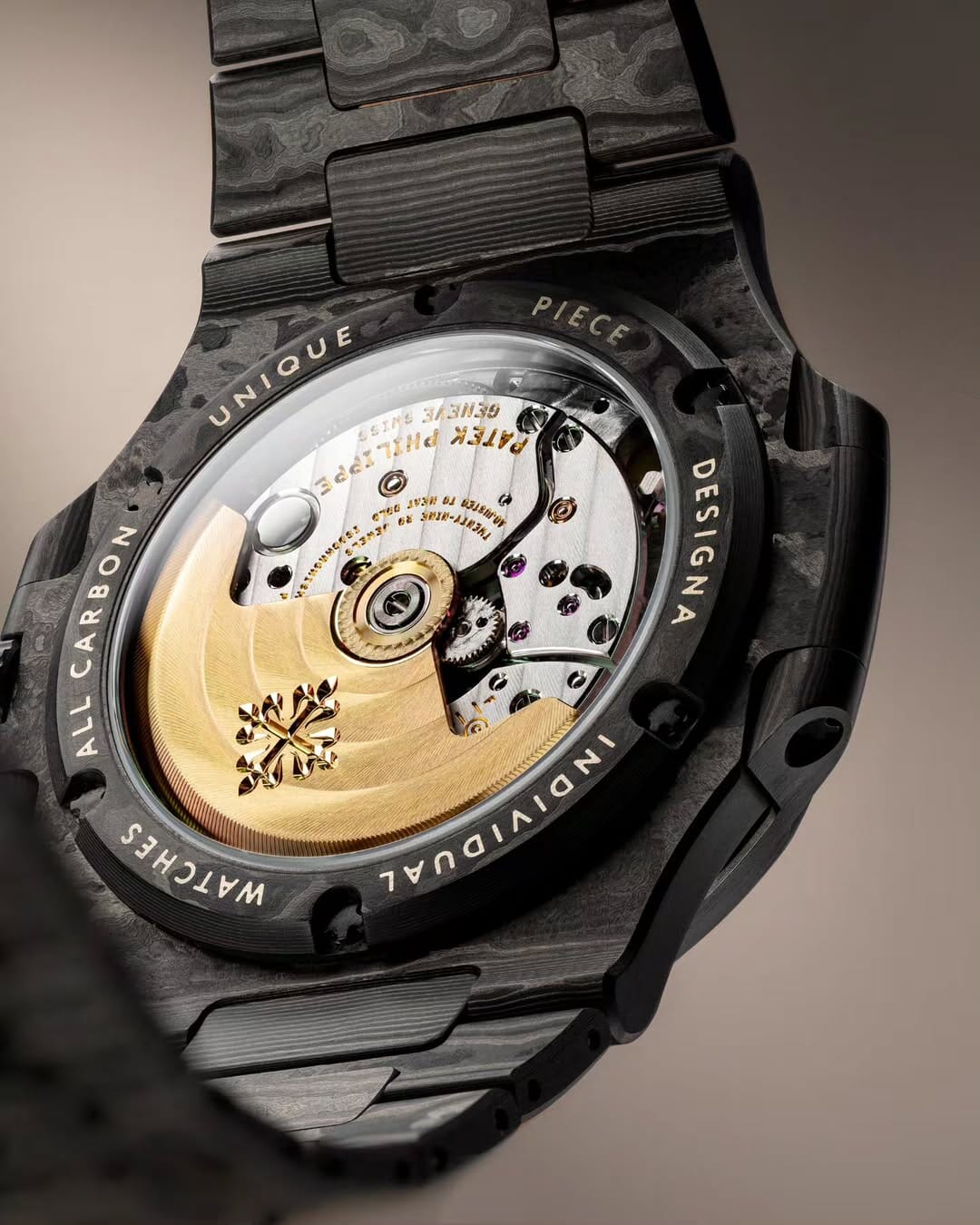 UNIQUE DiW Patek Philippe Enamel Nautilus DiW 珐琅表盘百达翡丽鹦鹉螺 独一无二腕表 | WORLDTIMER