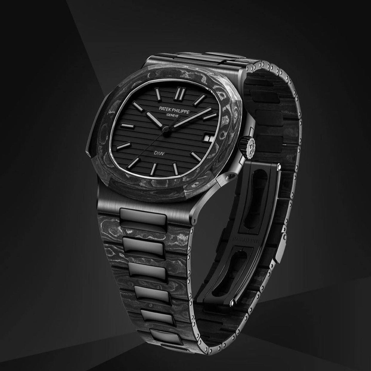 DiW Patek Philippe Nautilus BLACK GRAIL 百达翡丽 碳纤维鹦鹉螺 DiW 黑圣杯 | WORLDTIMER