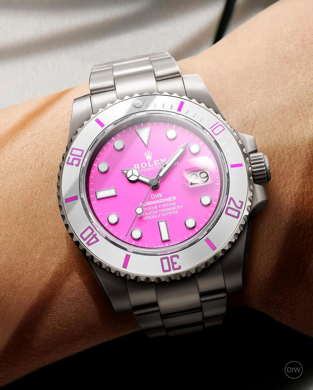 DiW Rolex Submariner FUCHSIA 劳力士水鬼女表 | WORLDTIMER