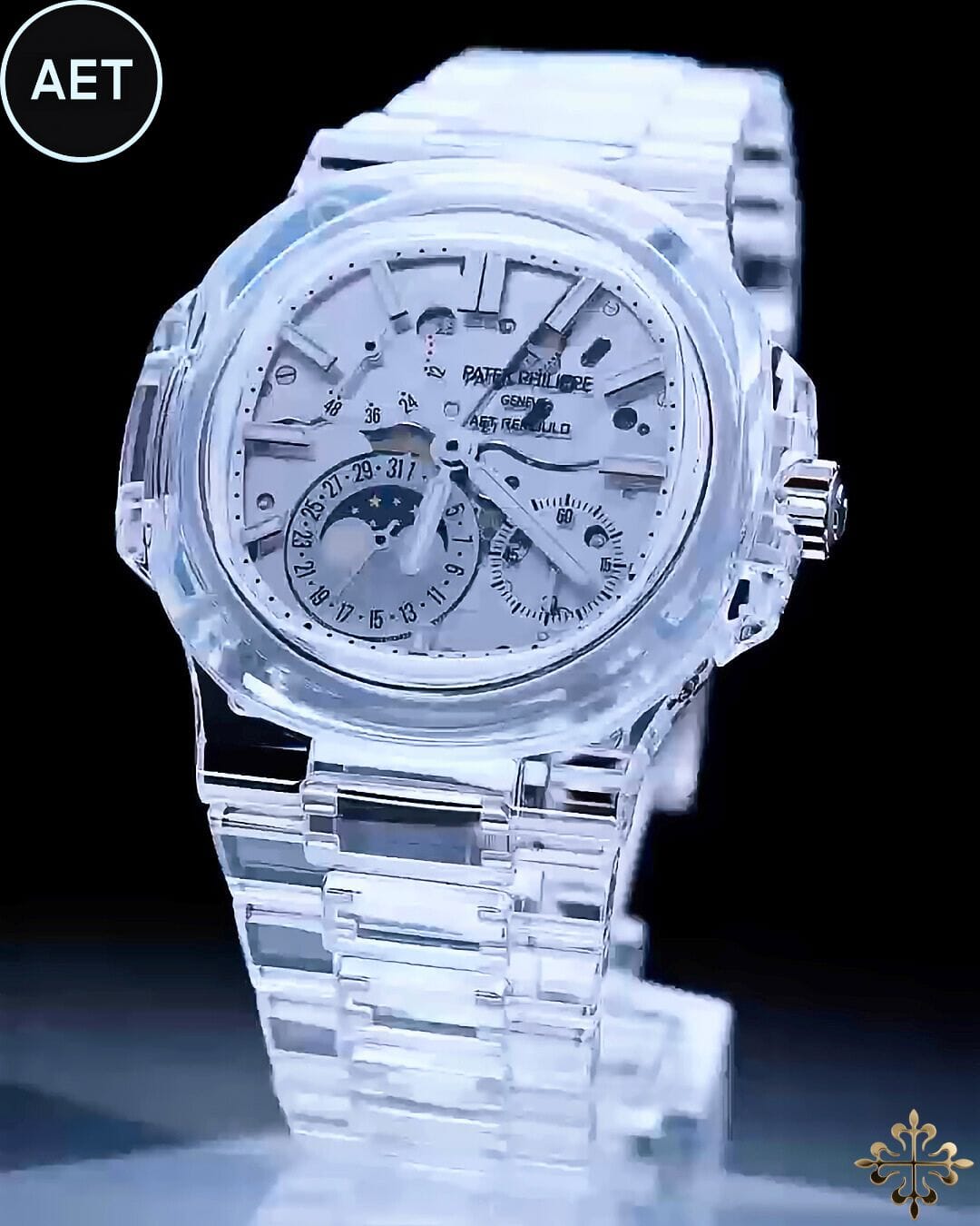 Unlock the Luxury: Full Sapphire Patek Nautilus 5712 Must-Have | 百达翡丽的终极标志：蓝宝石全透明 Nautilus 5712 | WORLDTIMER