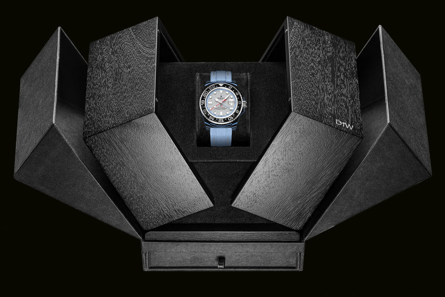Rolex GMT Master II DiW SKYBOUND CarboQuartz 与 NTPT碳纤维 结合的 DiW 劳力士格林尼治 | WORLDTIMER