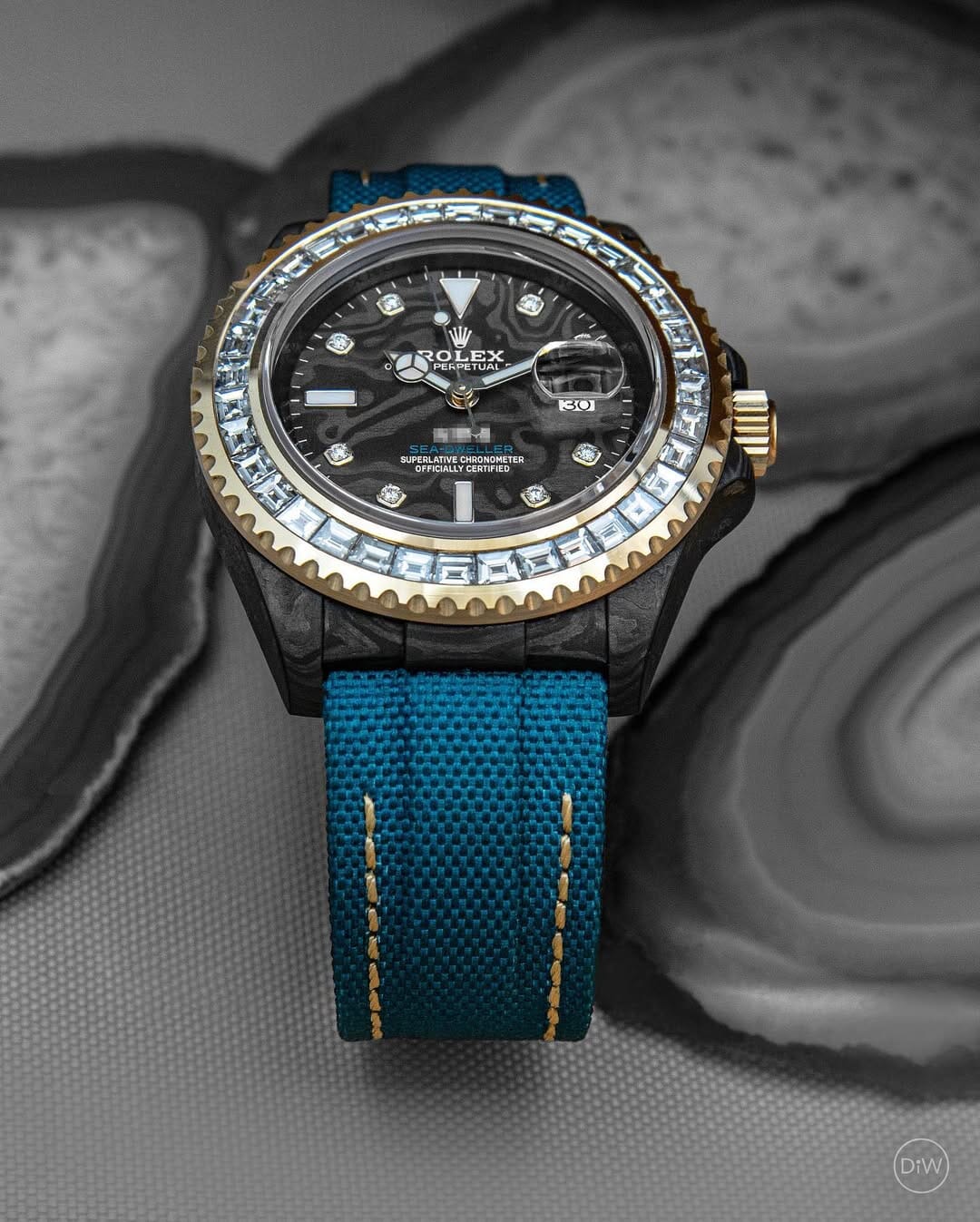 Rolex DiW Sea Dweller TURQUISE BAGUETTE Diamond Watch DiW 劳力士深潜型 43mm 方钻 潜水表 | WORLDTIMER
