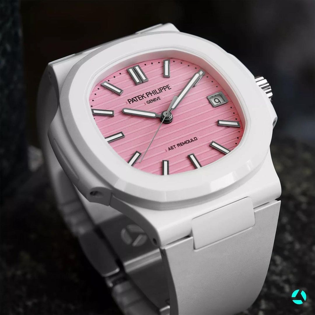 AET REMOULD Patek Nautilus 5711 Spiaggia Rosa (Retail: US$138,200) | WORLDTIMER