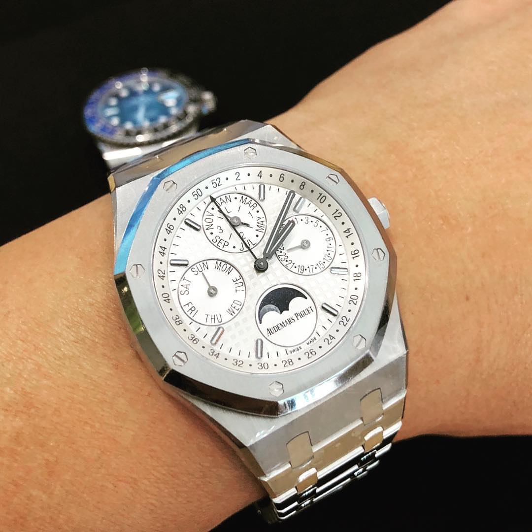 AUDEMARS PIGUET [NEW] ROYAL OAK PERPETUAL CALENDAR 26574ST.OO.1220ST.01 WHITE DIAL | WORLDTIMER