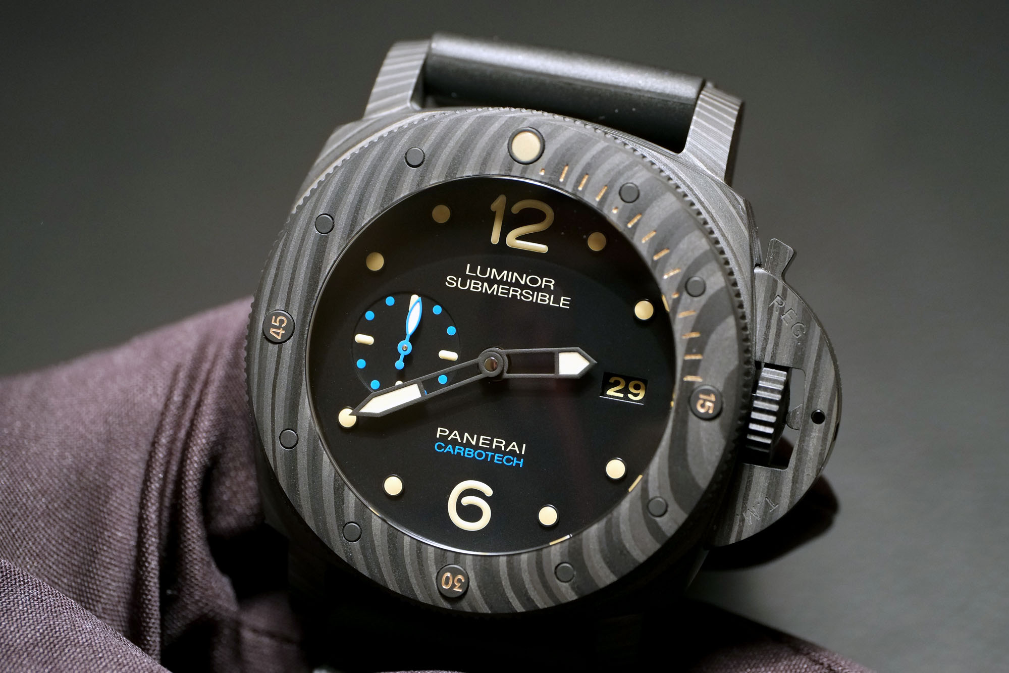 Paneral NEW-全新 PAM 616 LUMINOR SUBMERSIBLE 1950 CARBOTECH™ 3 DAYS (Retail:HK$123,900) | WORLDTIMER