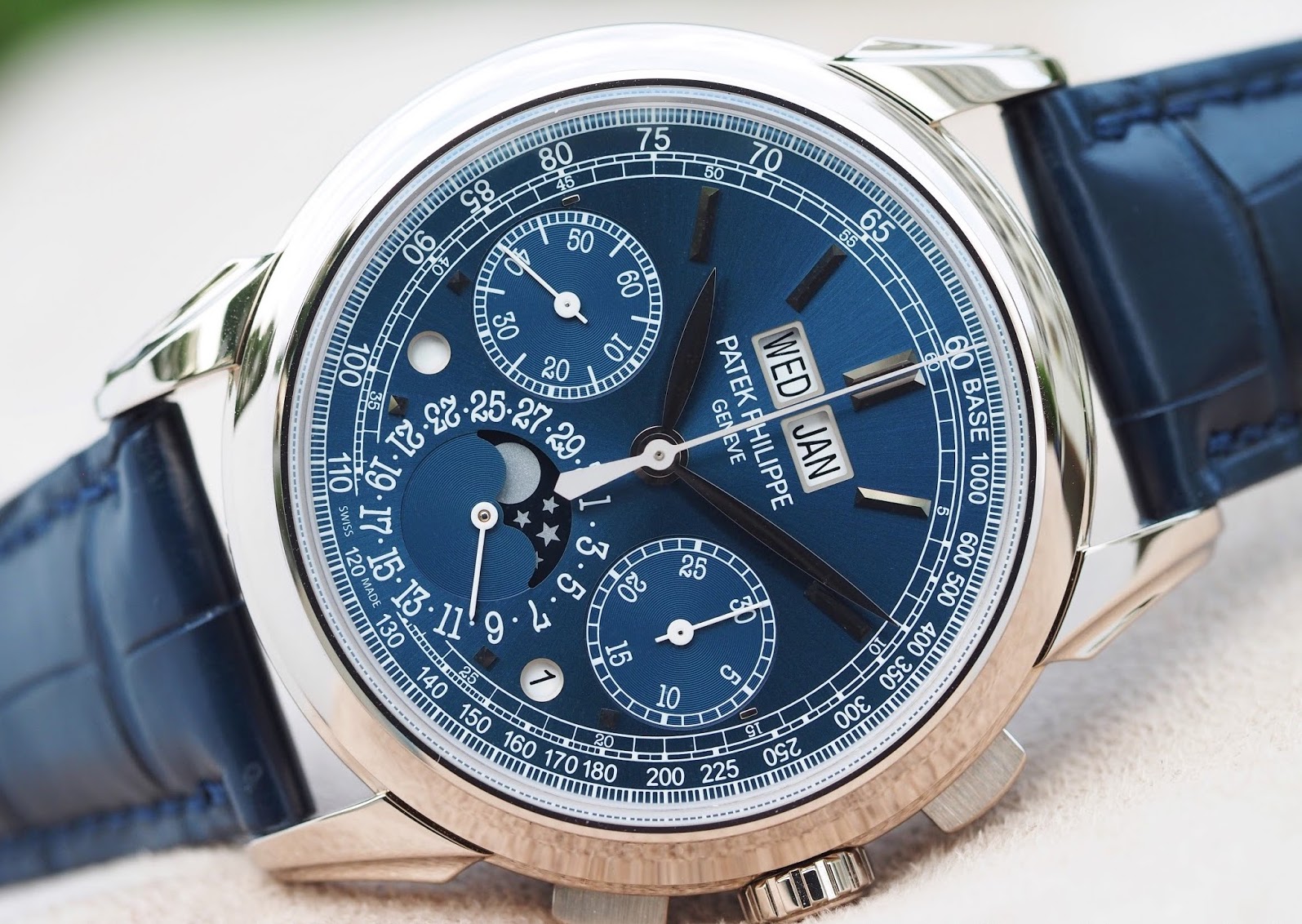 PATEK PHILIPPE [NEW] PERPETUAL CALENDAR CHRONOGRAPH GRAND COMPLICATION 5270G-019 (Retail:HK$1,230,700) | WORLDTIMER